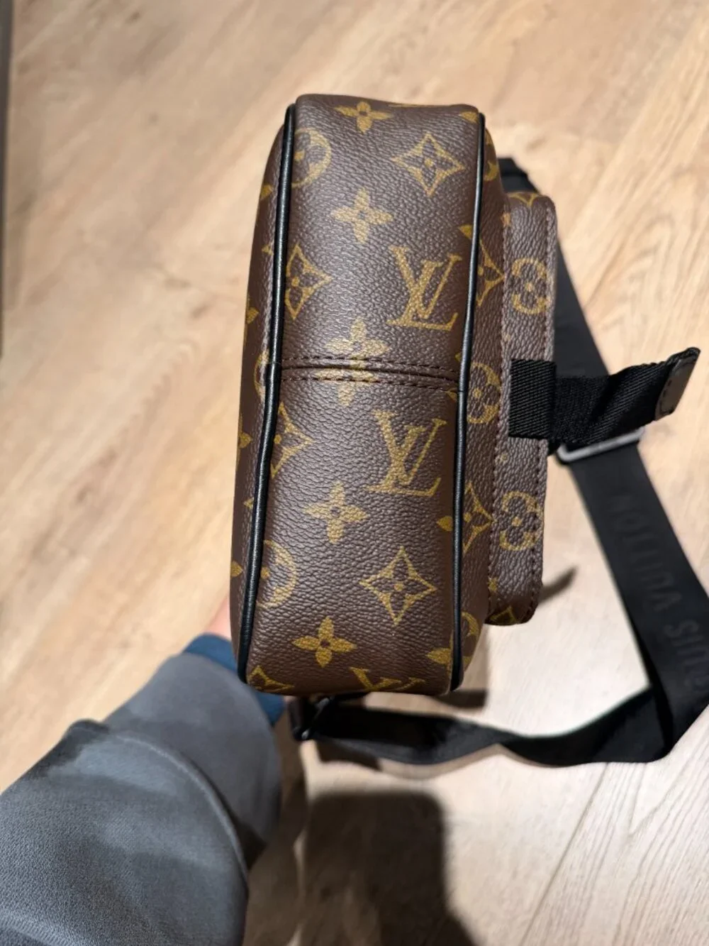 Louis Vuitton Quest Messenger